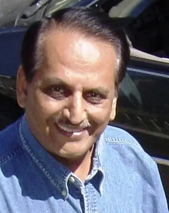 Niranjan Mehta gemstone expert and founder of Yog Gem specializing in Vedic astrology and natural gemstones